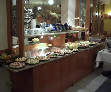 Hotel Garden Mit Kostenfreien Parkplaetzen 3*