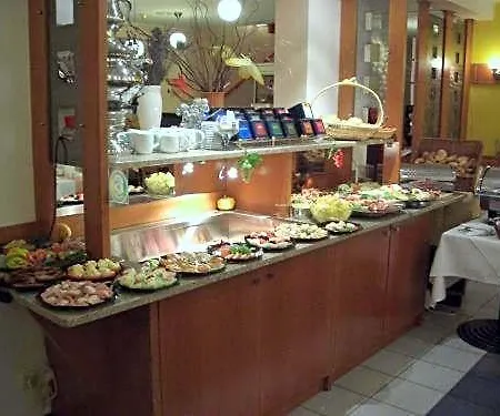 Garden Mit Kostenfreien Parkplaetzen Hotel 3*