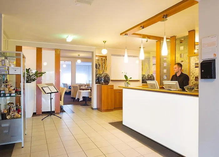 Garden Mit Kostenfreien Parkplaetzen 3*