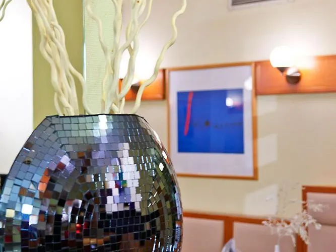 Hotel Garden Mit Kostenfreien Parkplaetzen Dresden