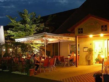 Hotel Garden Mit Kostenfreien Parkplaetzen 3*