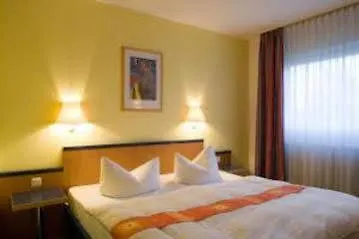 Garden Mit Kostenfreien Parkplaetzen 3*