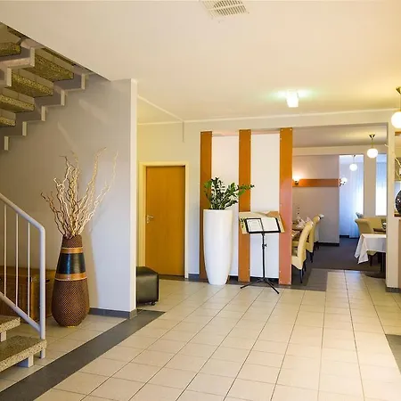 Garden Mit Kostenfreien Parkplaetzen Ξενοδοχείο