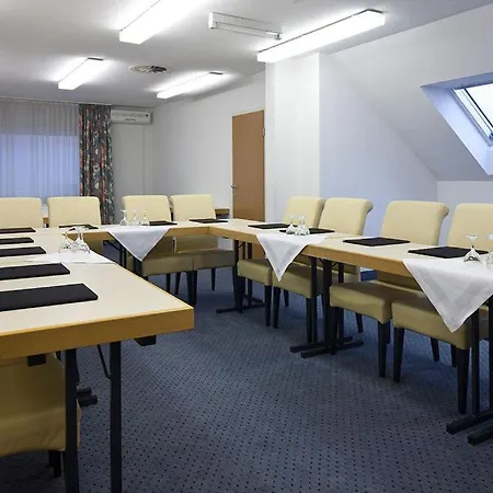 Ξενοδοχείο Garden Mit Kostenfreien Parkplaetzen 3*