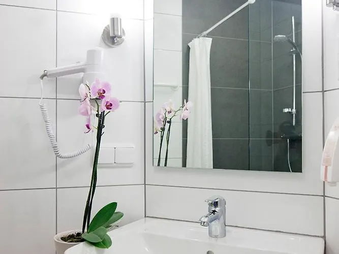 Garden Mit Kostenfreien Parkplaetzen 3* Δρέσδη